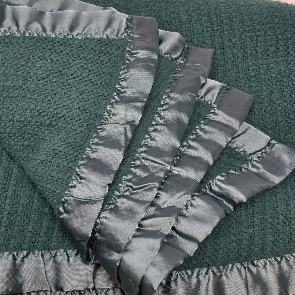 Cannon Vintage Waffle Weave Blanket Queen Green Satin Trim Acrylic USA Good